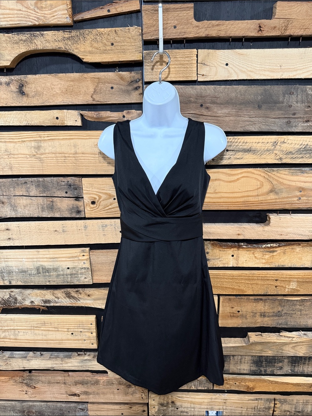 White House Black Market Black Sleeveless Cocktail Formal Dress Size 0